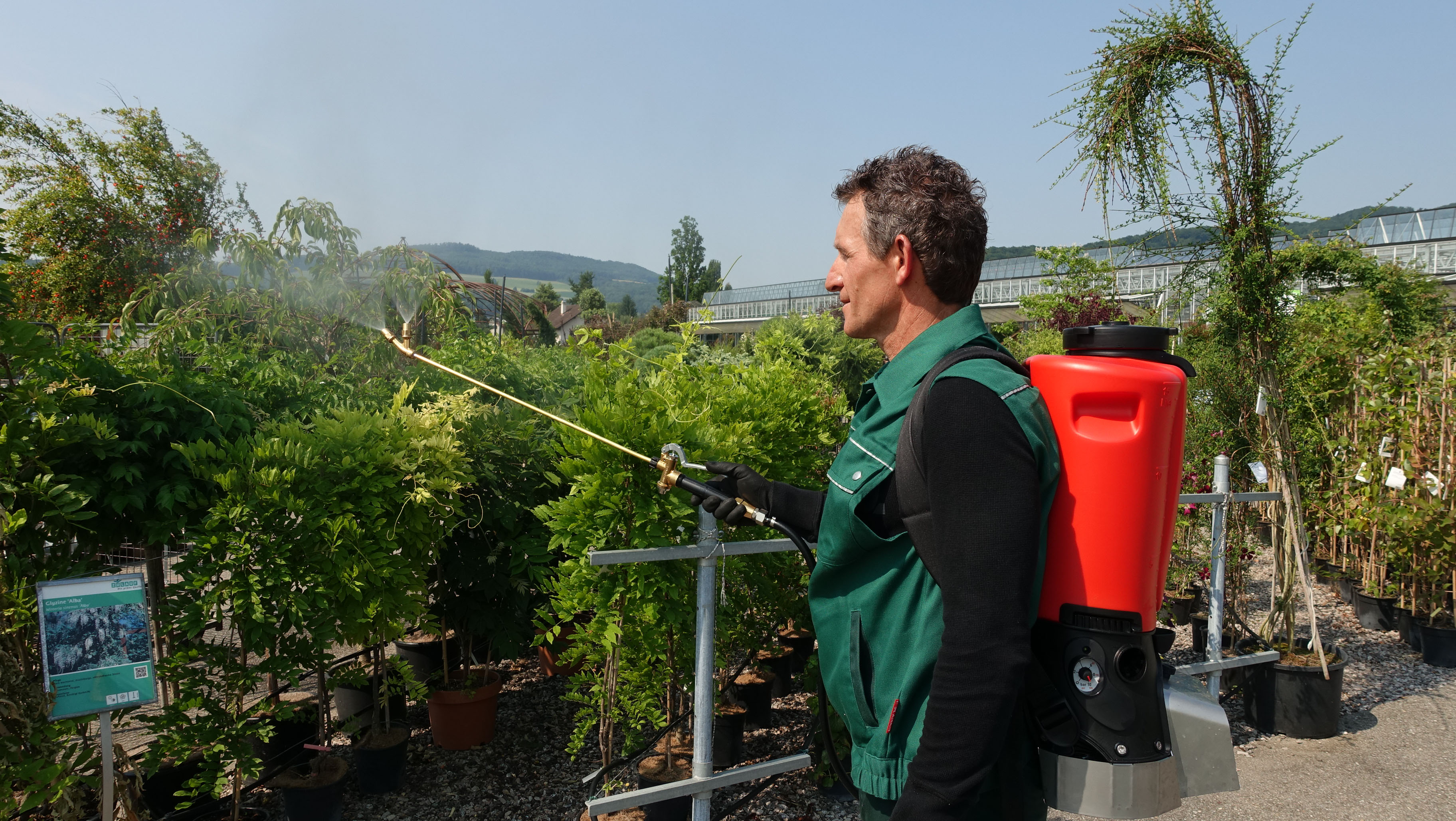 Akku-Rückensprühgerät REX 15 mit starkem Lithium-Ionen-Akku und stufenlosen Arbeitsdruck bis 10 bar