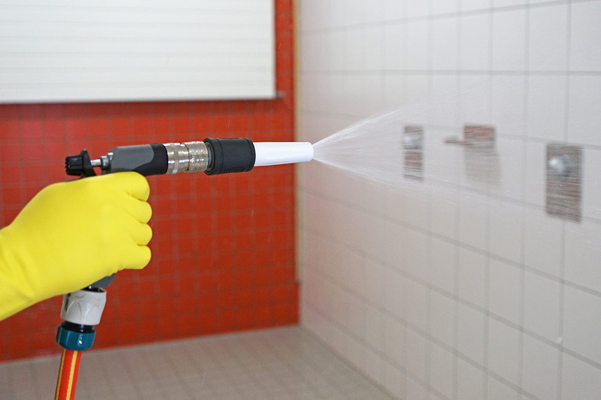 Schaumkanone Vario-Matic 1.25 PE von Birchmeier zur Reinigung, Desinfektion in sanitären Anlagen
